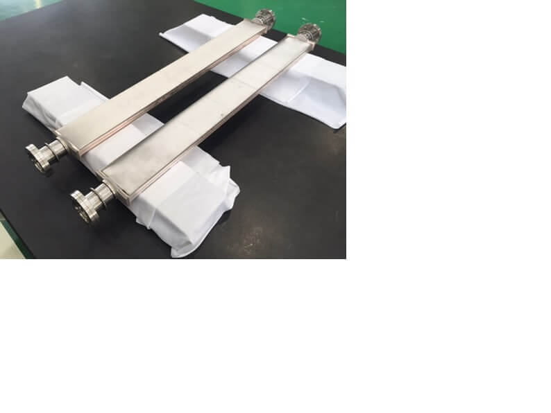 Completely non-magnetic ceramic vacuum chamber for accelerator Completely non-magnetic ceramic vacuum chamber for accelerator